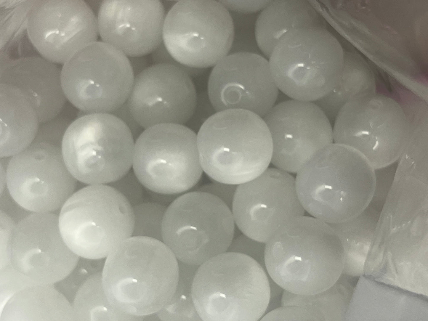 10 pk 16mm shimmer beads