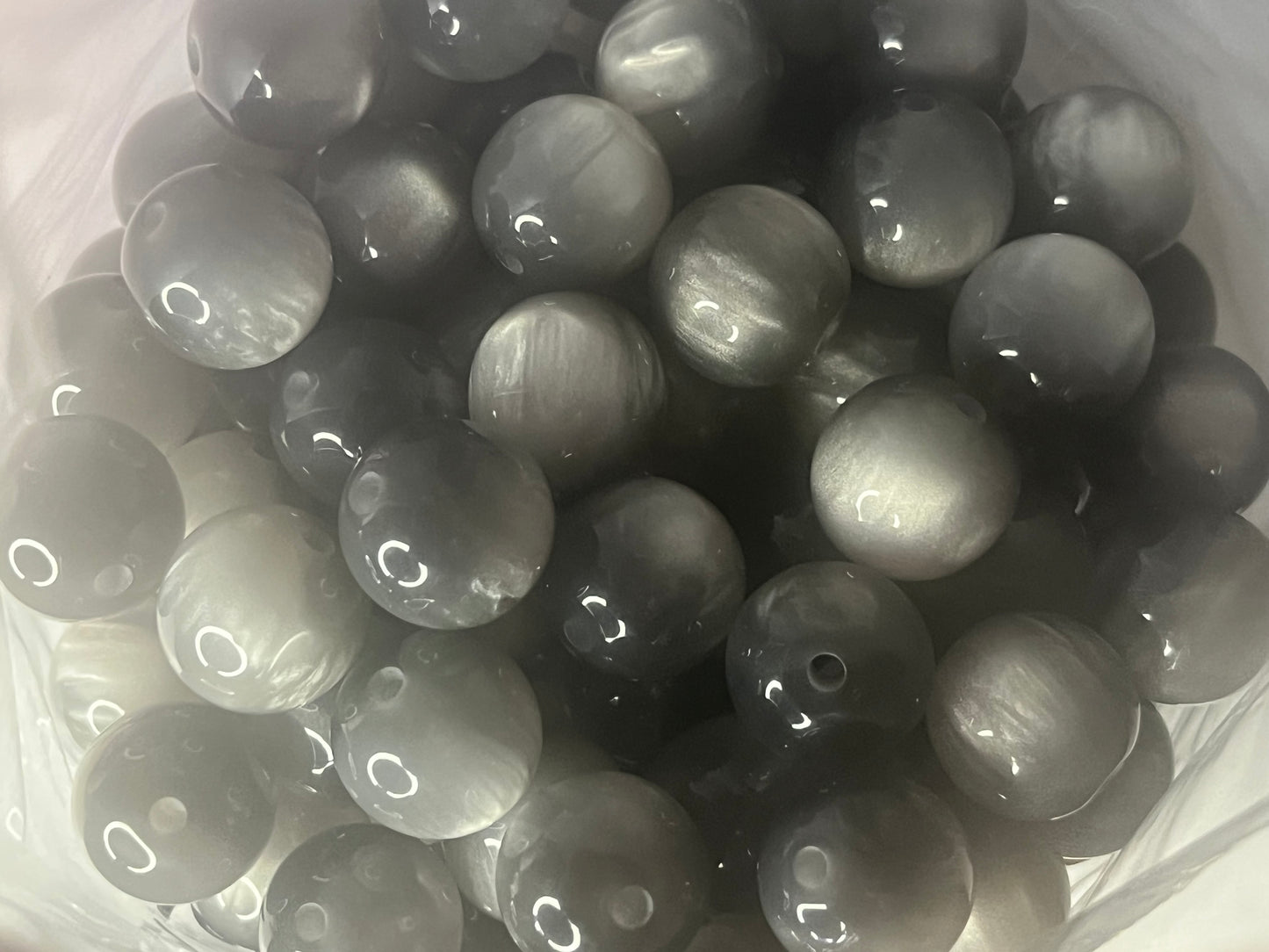10 pk 16mm shimmer beads