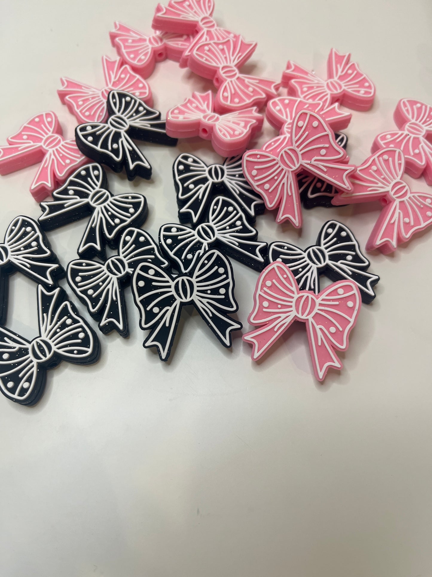 Glitter bow focal