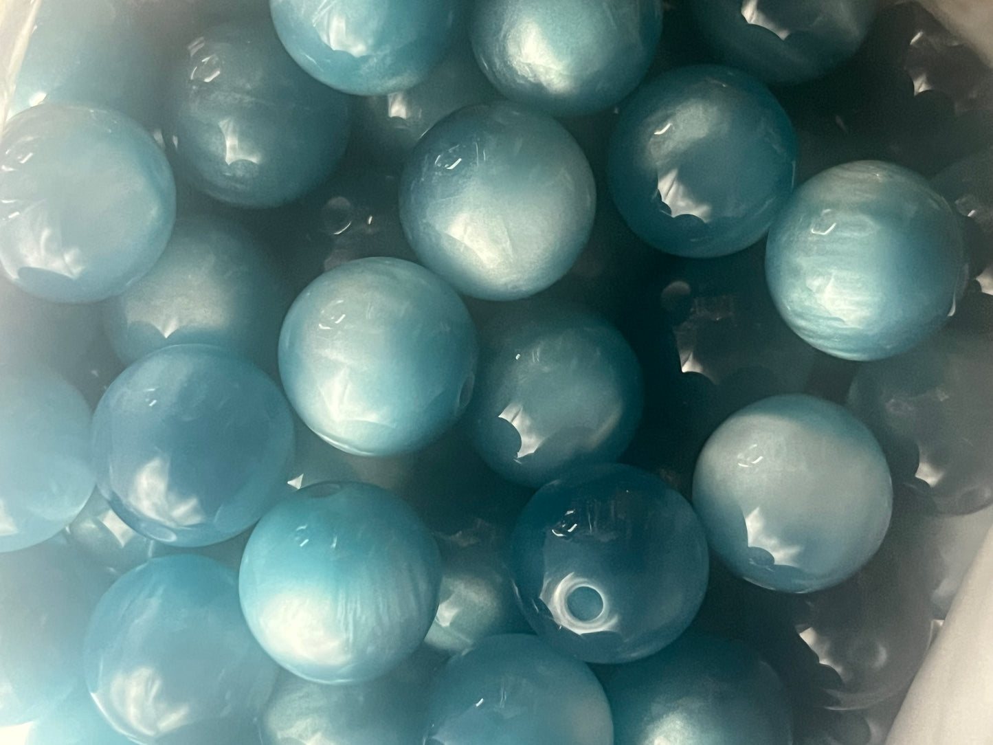 10 pk 16mm shimmer beads