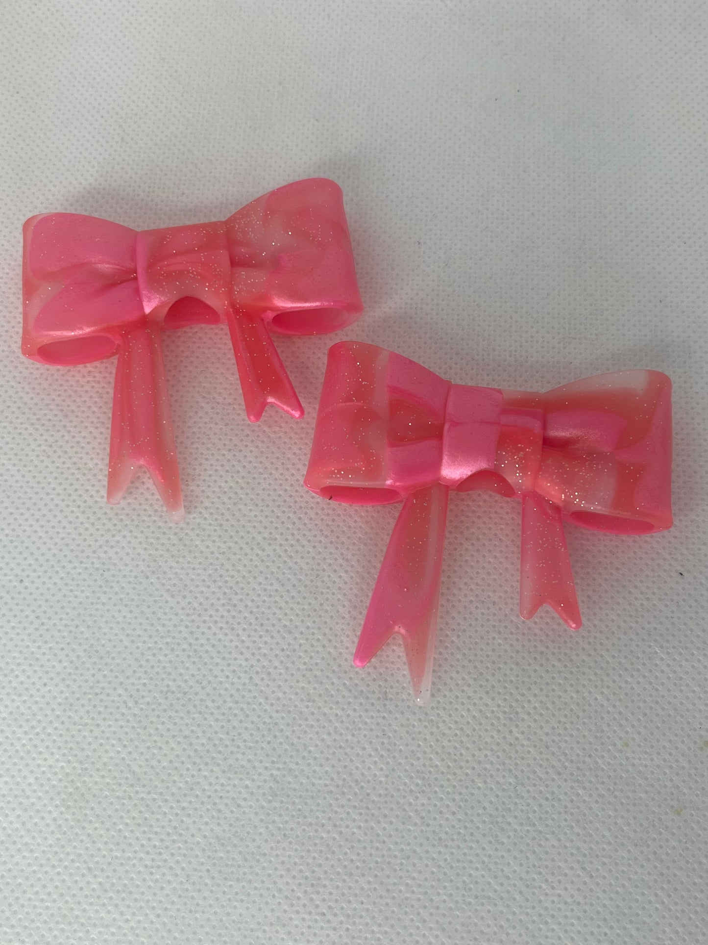 Pink swirl silicone bow