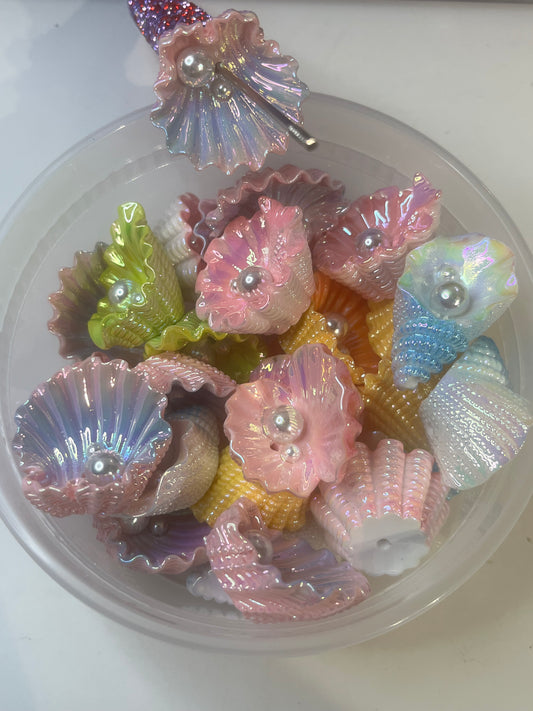 Acrylic seashell beads