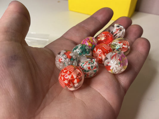 Resin Christmas mixed 16mm beads