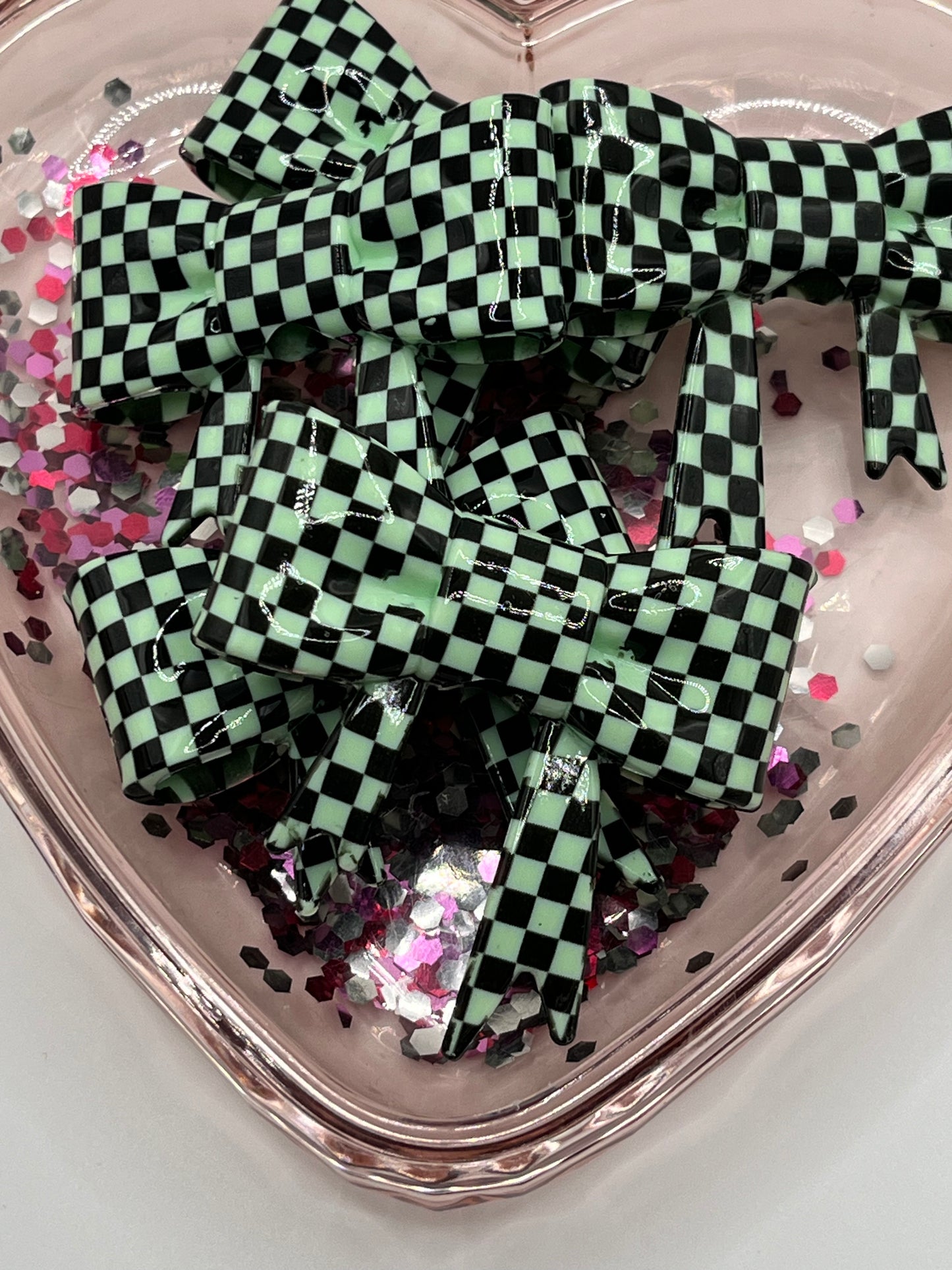 Light green solid checker bow